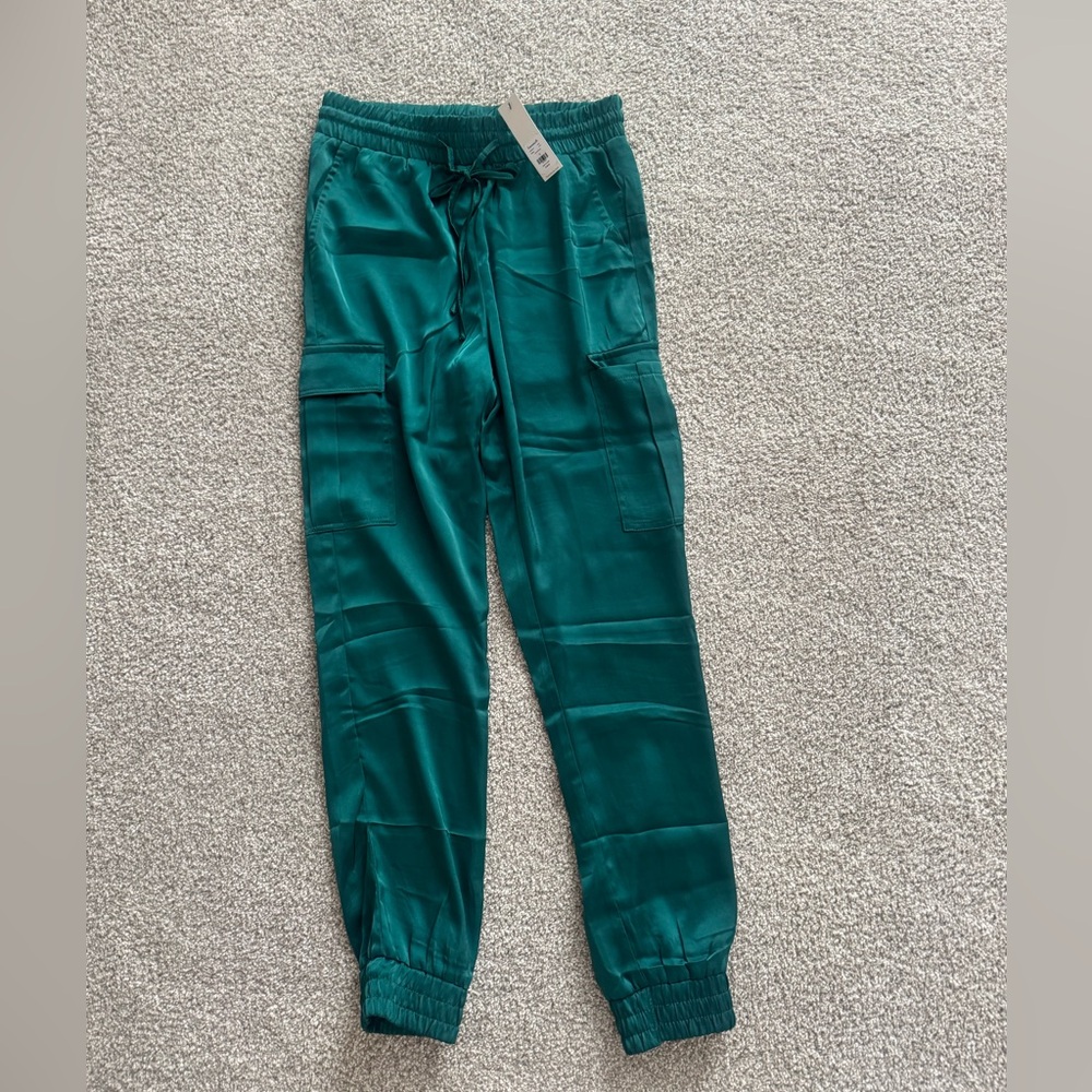 SOLD Francesca’s Satin Green Cargo Joggers Size: Small